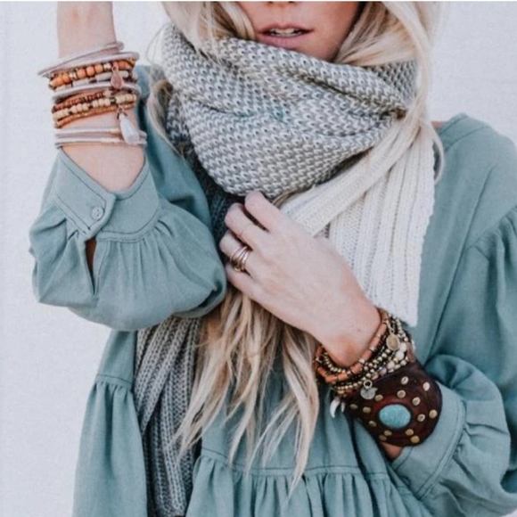 ⚘ Gifted Mariana Open Knit Oblong Scarf - Picture 2 of 3